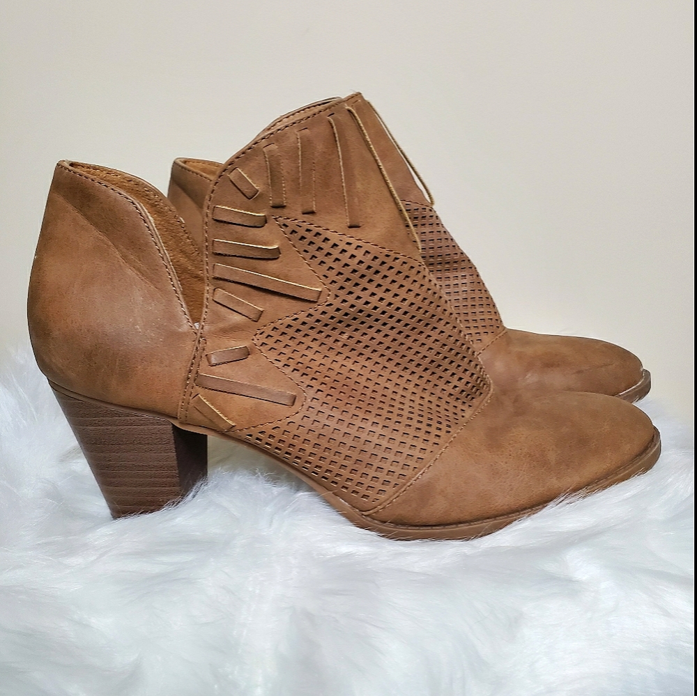 Report Ankle Booties Tan